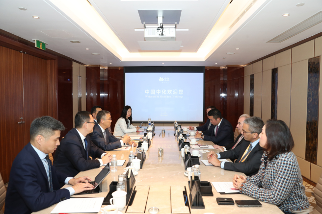 焦健会见切尼尔能源总裁兼首席执行官