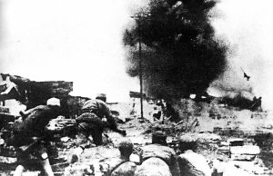 1943年11月,中国军队在常德会战中与日军激战